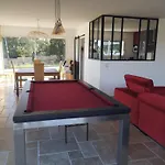 Invitation Au Voyage Independante Avec Piscine Billard Et *