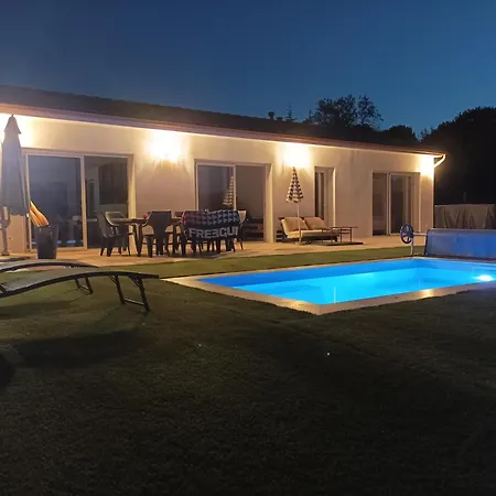 וילה Invitation Au Voyage Independante Avec Piscine Billard Et Les Mages