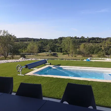 Invitation Au Voyage Independante Avec Piscine Billard Et וילה