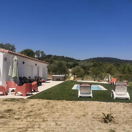 Invitation Au Voyage Indépendante Avec Piscine Billard Et Les Mages