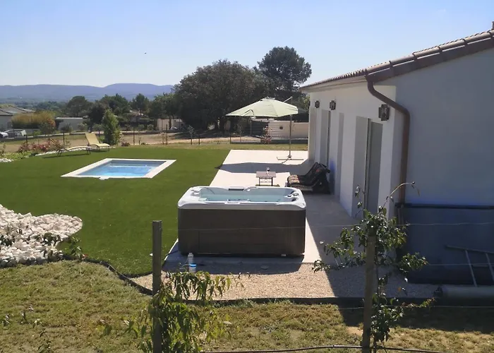 Villa Invitation Au Voyage Independante Avec Piscine Billard Et